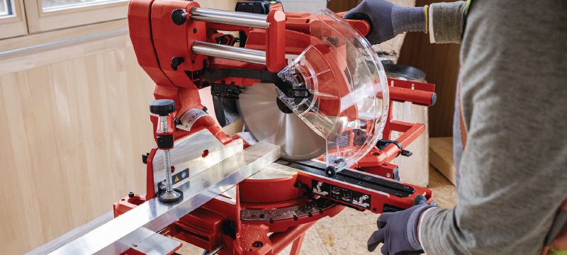 SM 60-22 Cordless mitre saw Dual-bevel sliding compound mitre saw with a cross cut capacity up to 100x355mm│4”x 13-3/4 (Nuron battery platform) Applications 1